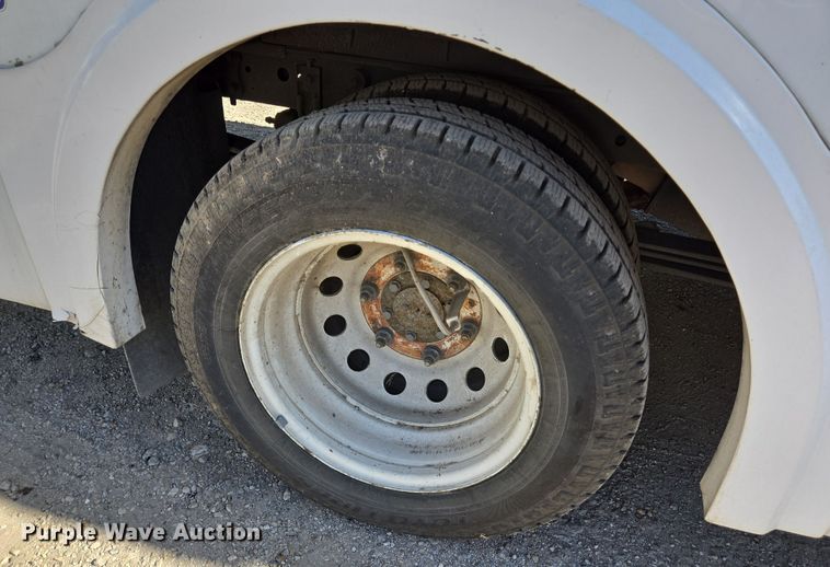 image for item NQ9209 2018 Glaval Ford Transit 350 shuttle bus