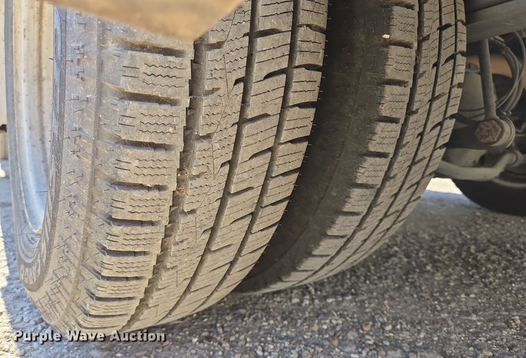 image for item NQ9209 2018 Glaval Ford Transit 350 shuttle bus