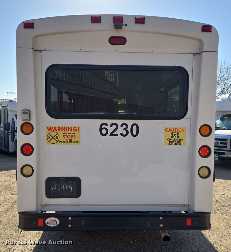 image for item NQ9210 2018 Glaval Ford Transit 350 shuttle bus