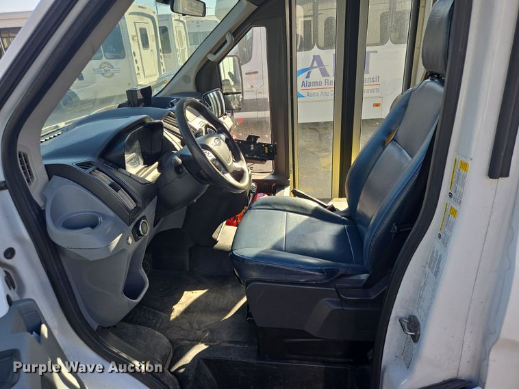 image for item NQ9210 2018 Glaval Ford Transit 350 shuttle bus