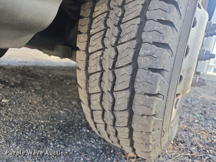 image for item NQ9210 2018 Glaval Ford Transit 350 shuttle bus