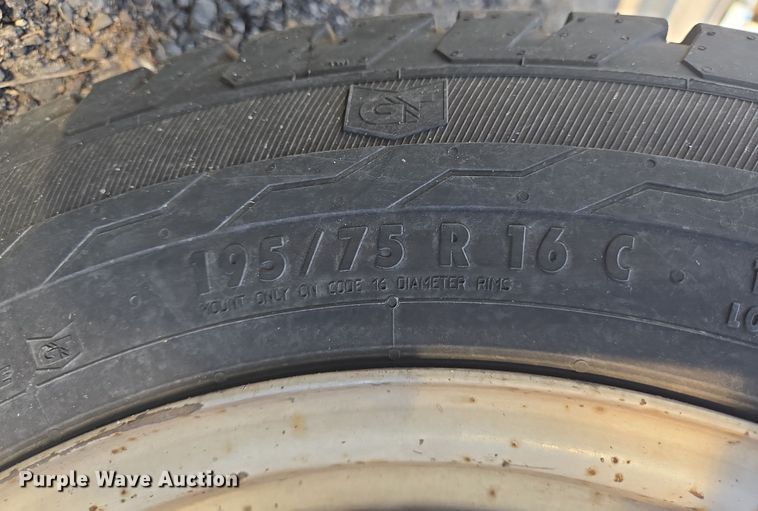 image for item NQ9210 2018 Glaval Ford Transit 350 shuttle bus