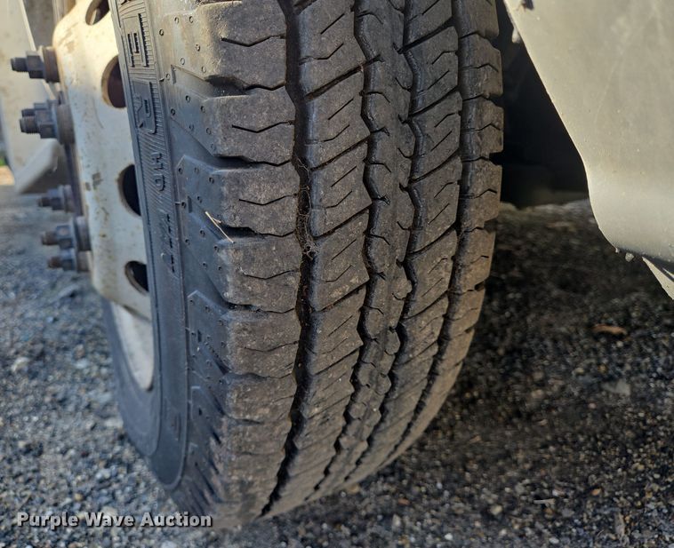 image for item NQ9210 2018 Glaval Ford Transit 350 shuttle bus