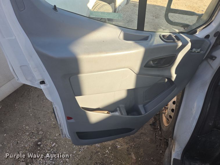 image for item NQ9211 2018 Glaval Ford Transit 350 shuttle bus