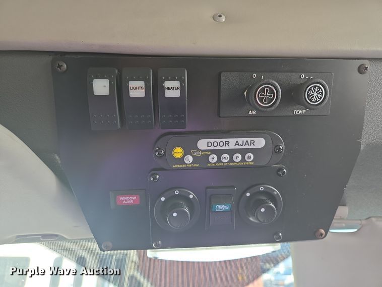 image for item NQ9211 2018 Glaval Ford Transit 350 shuttle bus