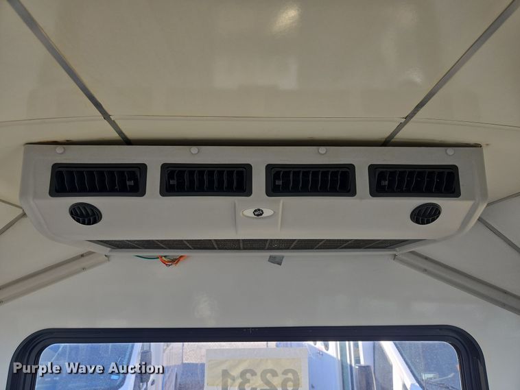 image for item NQ9211 2018 Glaval Ford Transit 350 shuttle bus