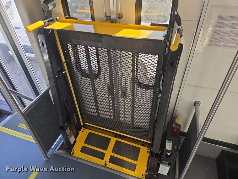 image for item NQ9211 2018 Glaval Ford Transit 350 shuttle bus