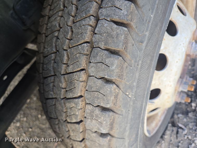 image for item NQ9211 2018 Glaval Ford Transit 350 shuttle bus