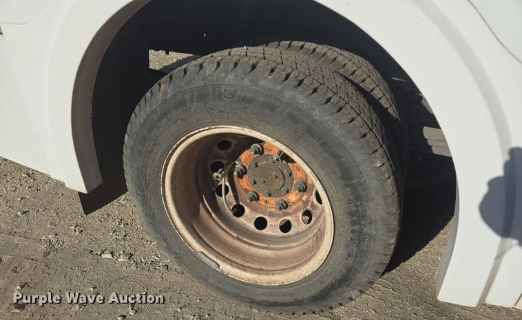 image for item NQ9211 2018 Glaval Ford Transit 350 shuttle bus