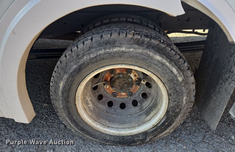 image for item NQ9211 2018 Glaval Ford Transit 350 shuttle bus