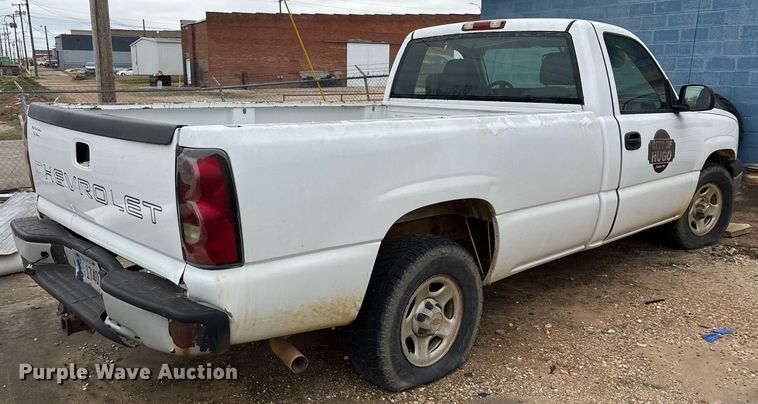 image for item OB9414 2004 Chevrolet Silverado 1500 pickup truck