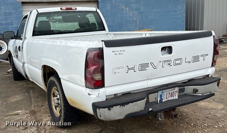 image for item OB9414 2004 Chevrolet Silverado 1500 pickup truck