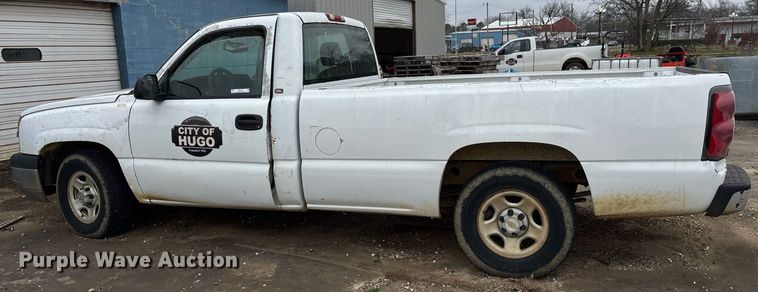 image for item OB9414 2004 Chevrolet Silverado 1500 pickup truck