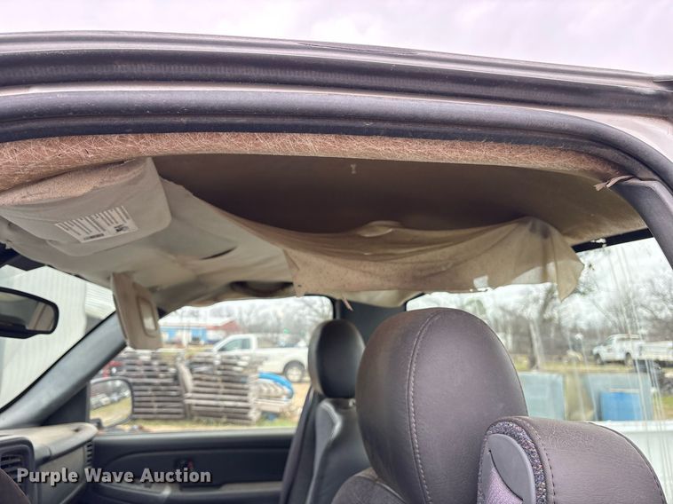 image for item OB9414 2004 Chevrolet Silverado 1500 pickup truck