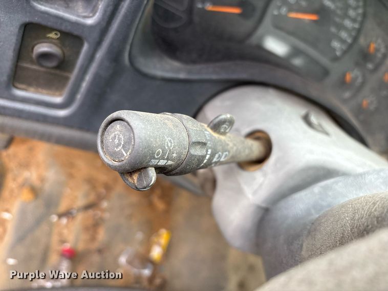 image for item OB9414 2004 Chevrolet Silverado 1500 pickup truck