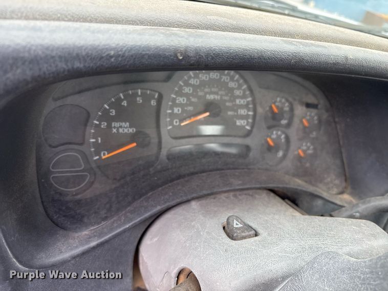 image for item OB9414 2004 Chevrolet Silverado 1500 pickup truck