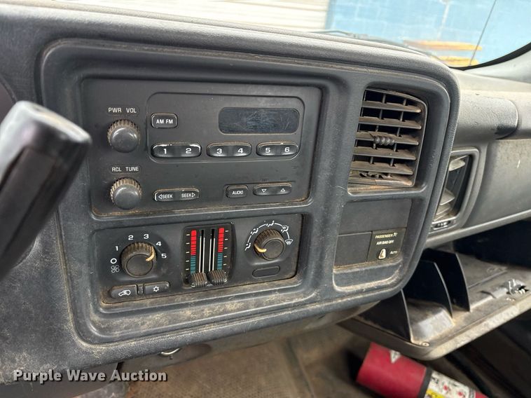 image for item OB9414 2004 Chevrolet Silverado 1500 pickup truck