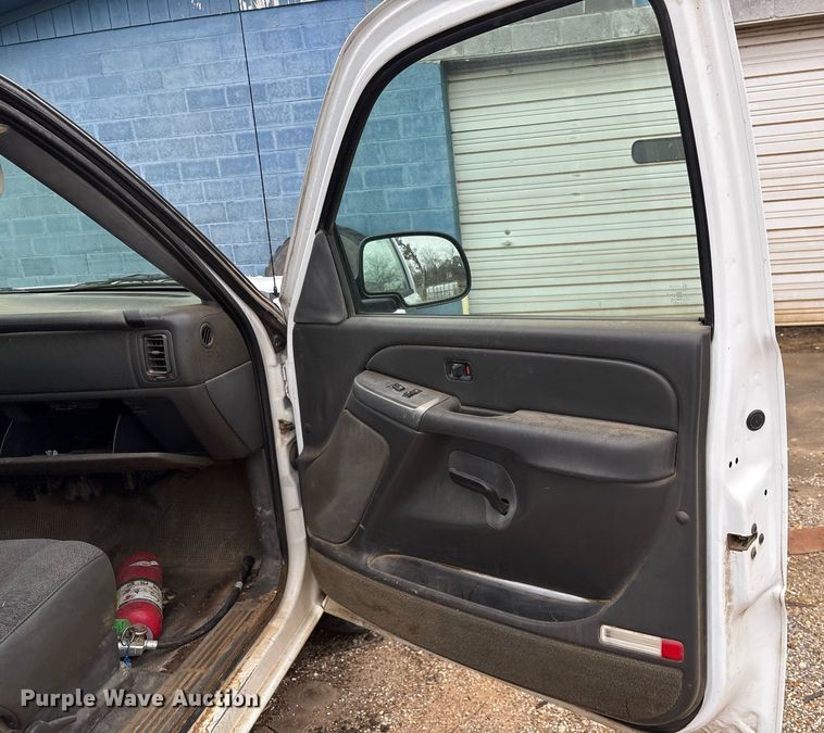 image for item OB9414 2004 Chevrolet Silverado 1500 pickup truck