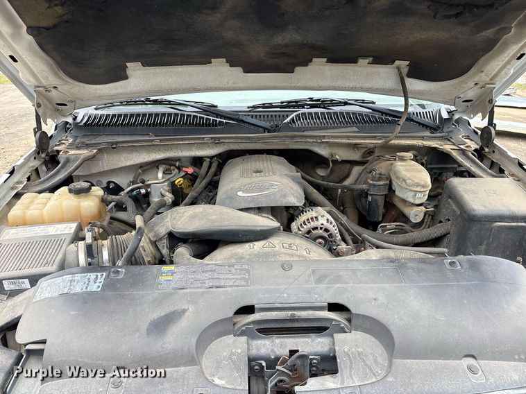 image for item OB9414 2004 Chevrolet Silverado 1500 pickup truck