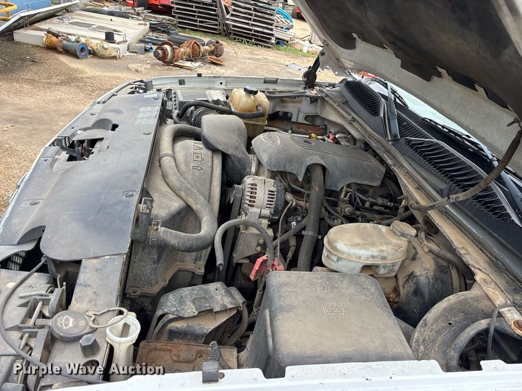 image for item OB9414 2004 Chevrolet Silverado 1500 pickup truck