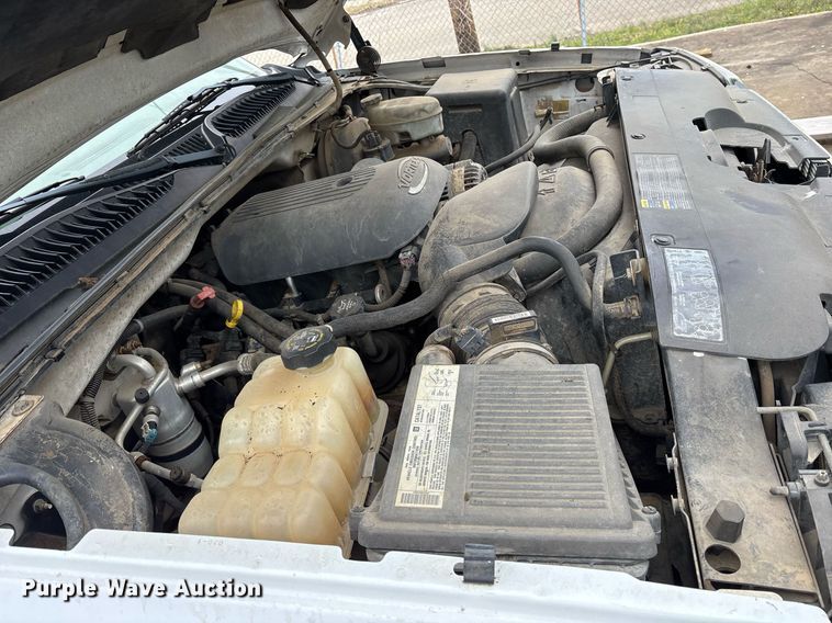 image for item OB9414 2004 Chevrolet Silverado 1500 pickup truck