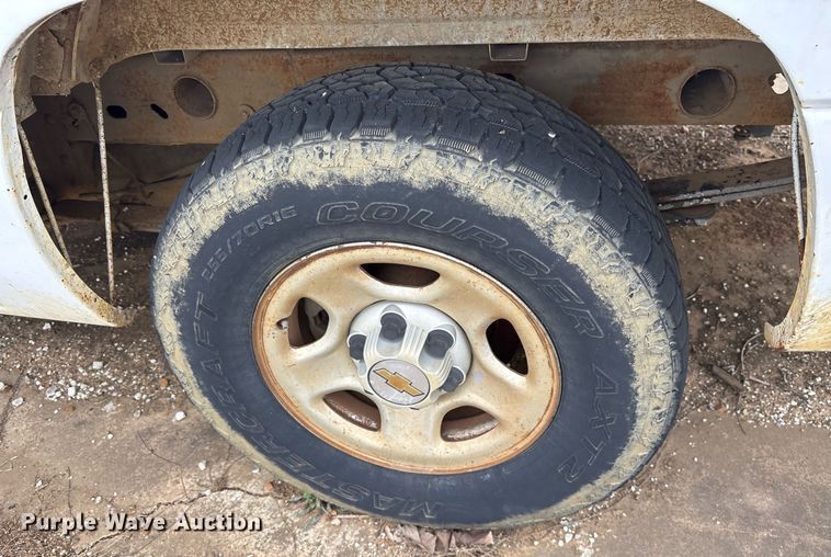 image for item OB9414 2004 Chevrolet Silverado 1500 pickup truck