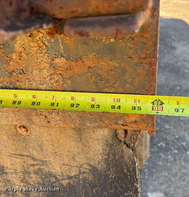 image for item OB9425 1999 Chevrolet C6500 dump truck