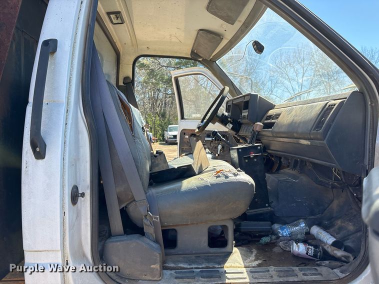 image for item OB9425 1999 Chevrolet C6500 dump truck