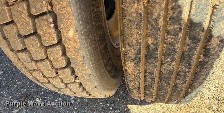 image for item OB9425 1999 Chevrolet C6500 dump truck