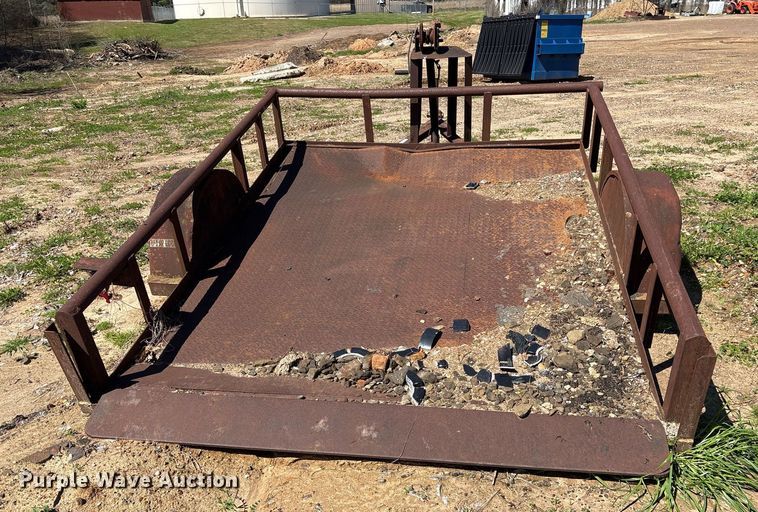 image for item OB9428 1994 Texas Bragg 6x8P utility trailer