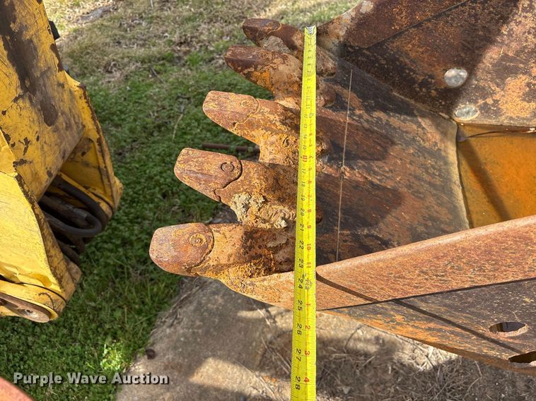 image for item OB9448 2002 New Holland LB110 backhoe