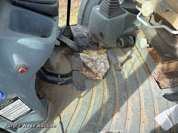 image for item OB9448 2002 New Holland LB110 backhoe