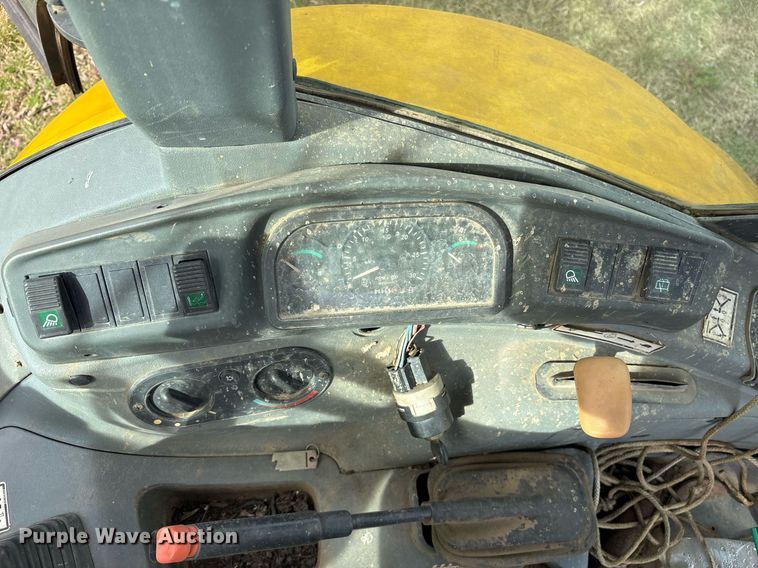 image for item OB9448 2002 New Holland LB110 backhoe