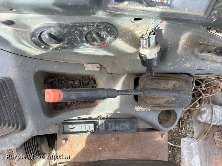 image for item OB9448 2002 New Holland LB110 backhoe