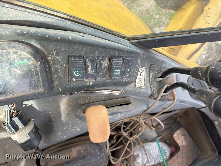 image for item OB9448 2002 New Holland LB110 backhoe