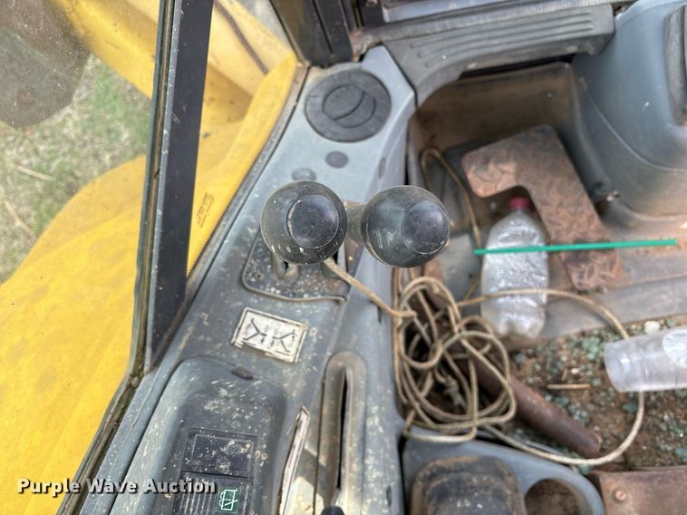 image for item OB9448 2002 New Holland LB110 backhoe