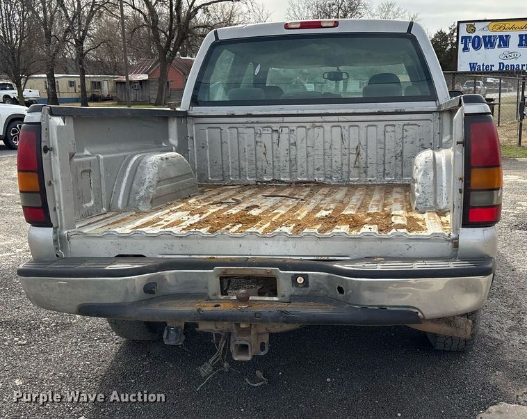 image for item OB9449 2006 GMC Sierra 1500 Crew Cab pickup truck