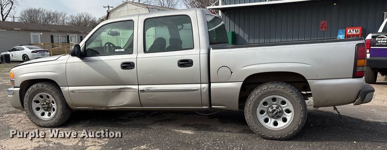 image for item OB9449 2006 GMC Sierra 1500 Crew Cab pickup truck