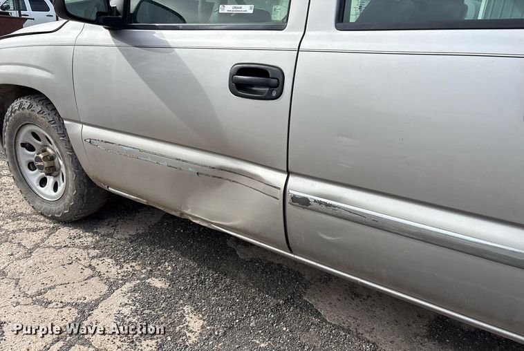 image for item OB9449 2006 GMC Sierra 1500 Crew Cab pickup truck