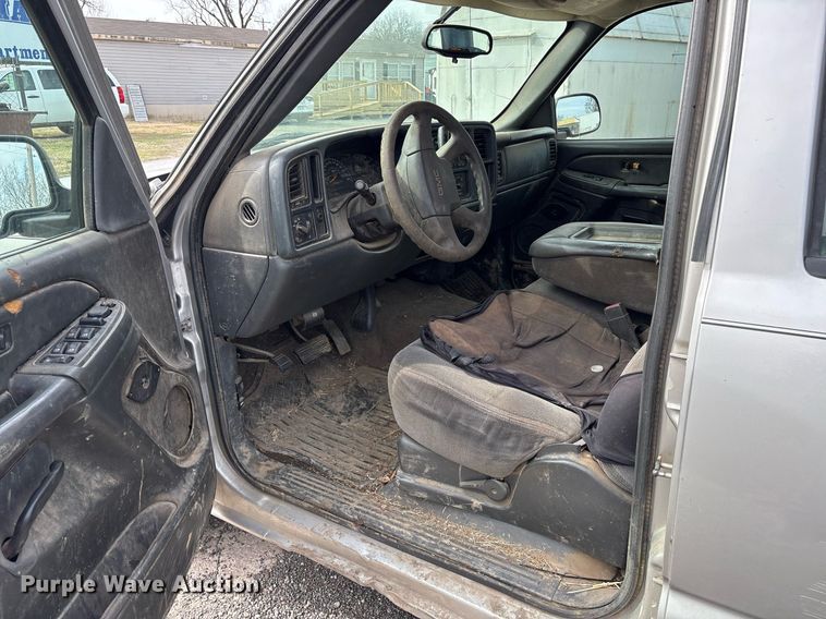 image for item OB9449 2006 GMC Sierra 1500 Crew Cab pickup truck