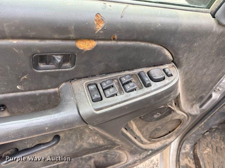 image for item OB9449 2006 GMC Sierra 1500 Crew Cab pickup truck