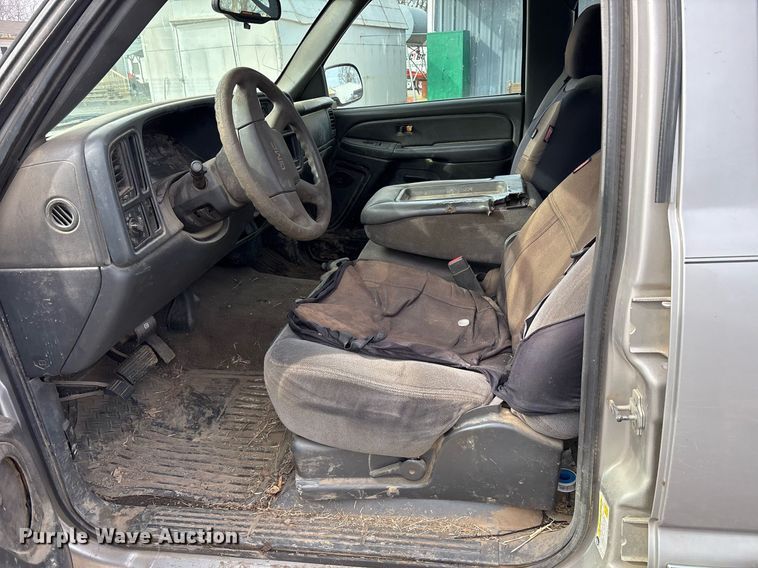 image for item OB9449 2006 GMC Sierra 1500 Crew Cab pickup truck