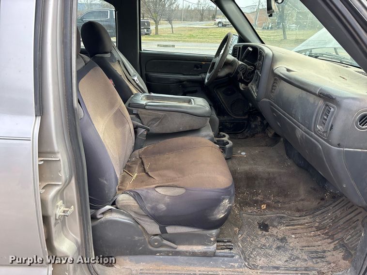 image for item OB9449 2006 GMC Sierra 1500 Crew Cab pickup truck