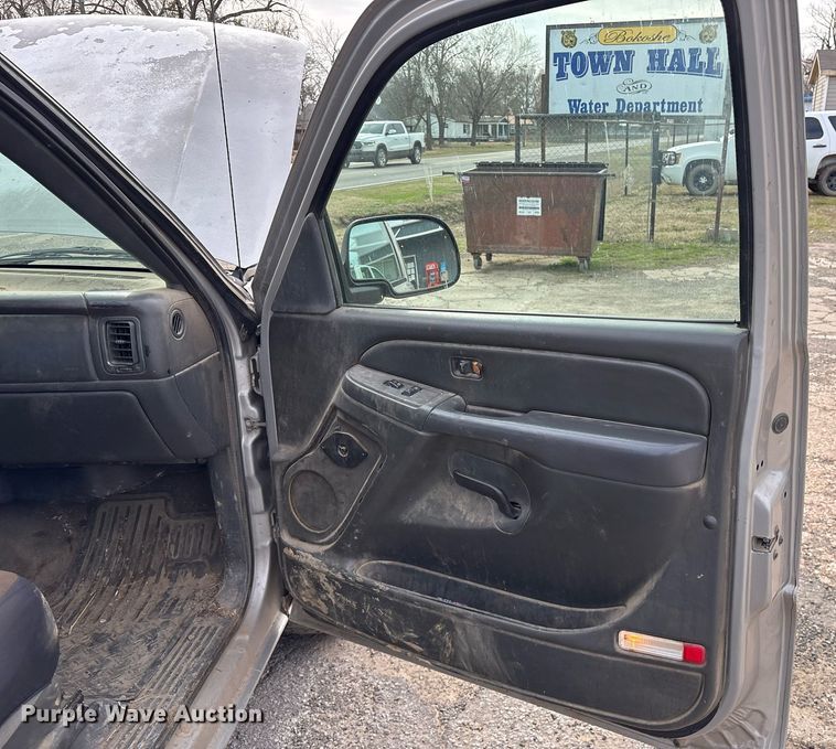 image for item OB9449 2006 GMC Sierra 1500 Crew Cab pickup truck