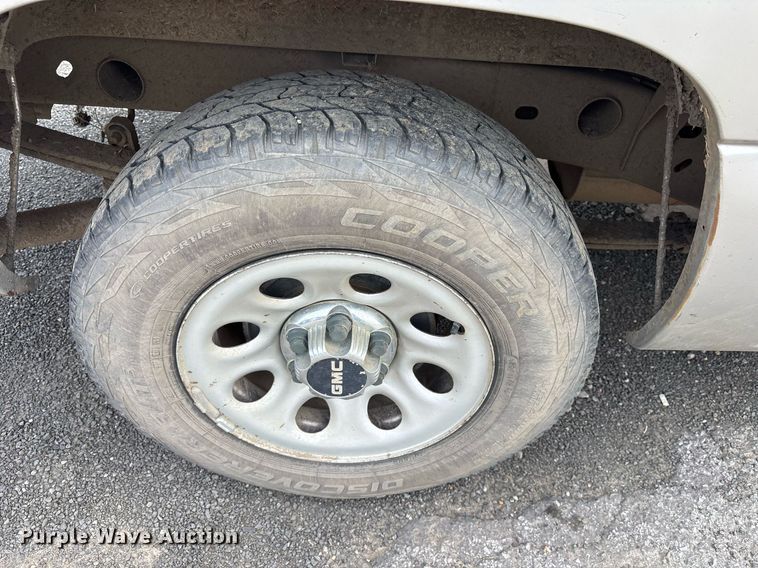 image for item OB9449 2006 GMC Sierra 1500 Crew Cab pickup truck