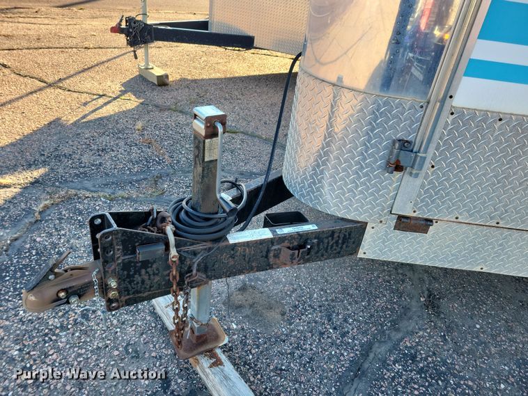 image for item OH9422 2004 DCT enclosed snowmobile trailer