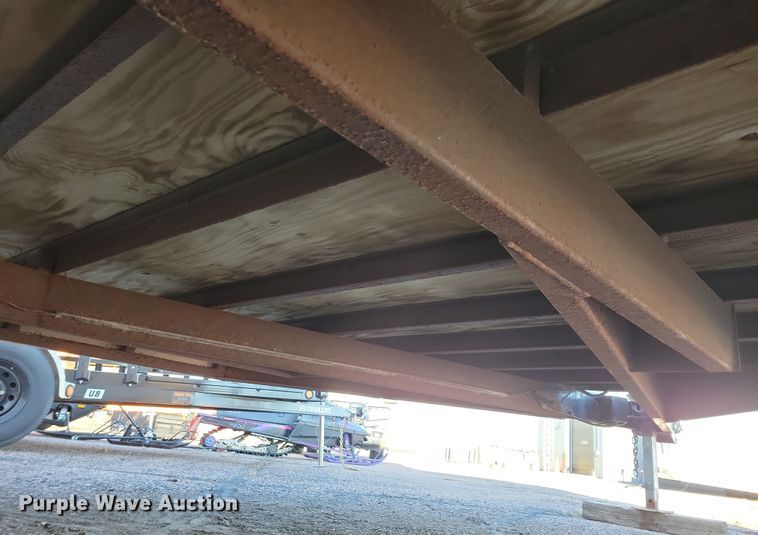 image for item OH9422 2004 DCT enclosed snowmobile trailer