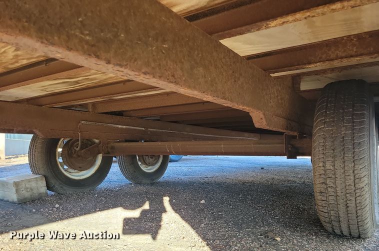 image for item OH9422 2004 DCT enclosed snowmobile trailer