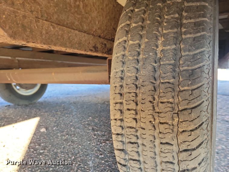 image for item OH9422 2004 DCT enclosed snowmobile trailer