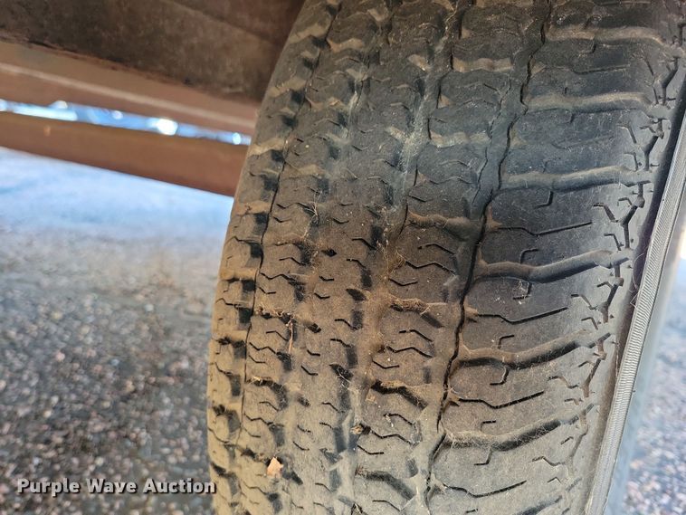 image for item OH9422 2004 DCT enclosed snowmobile trailer